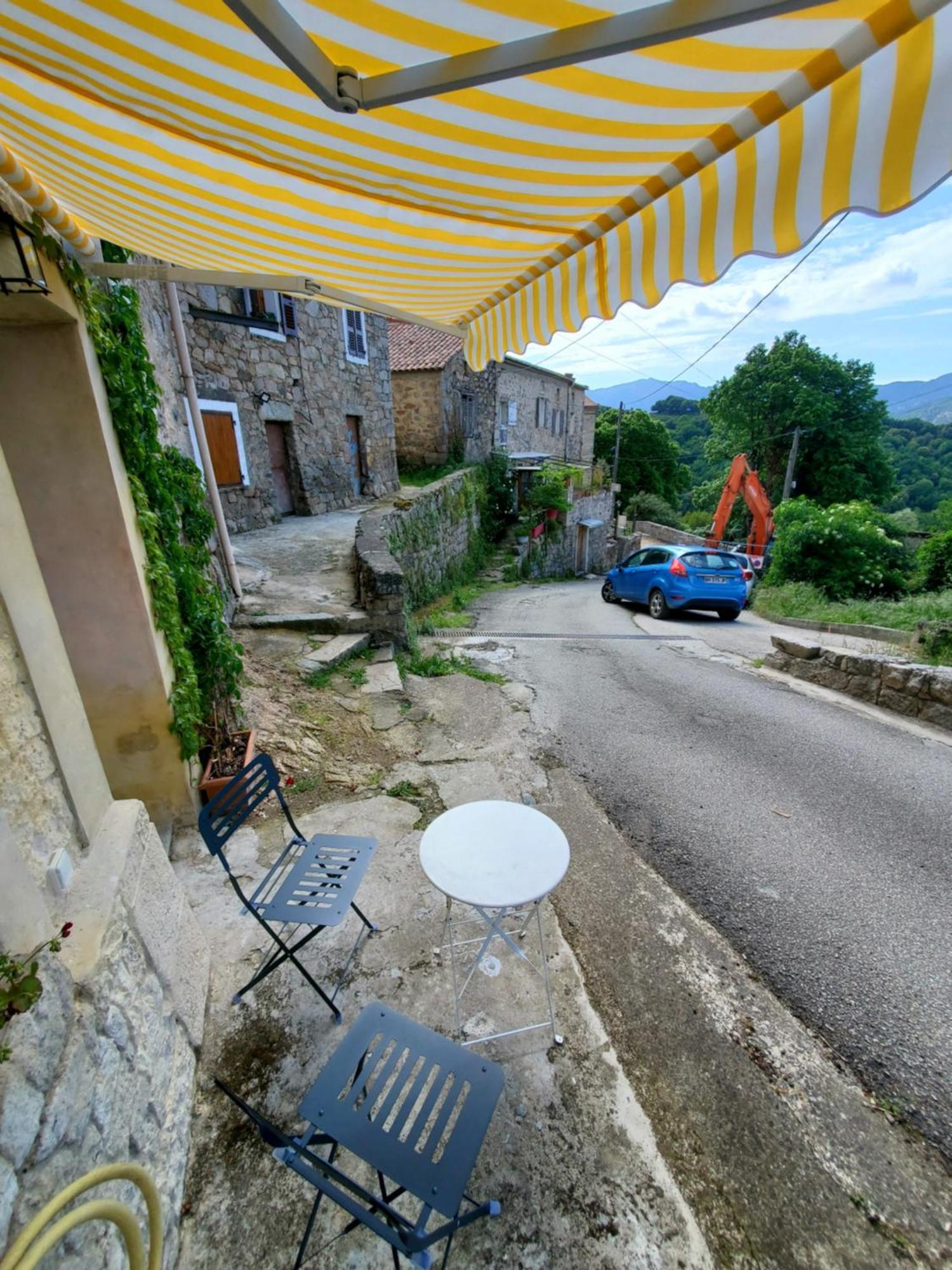 Studio 2A Ucciani Luaran gambar